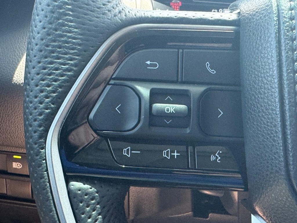Toyota Sequoia Vehicle Image 25