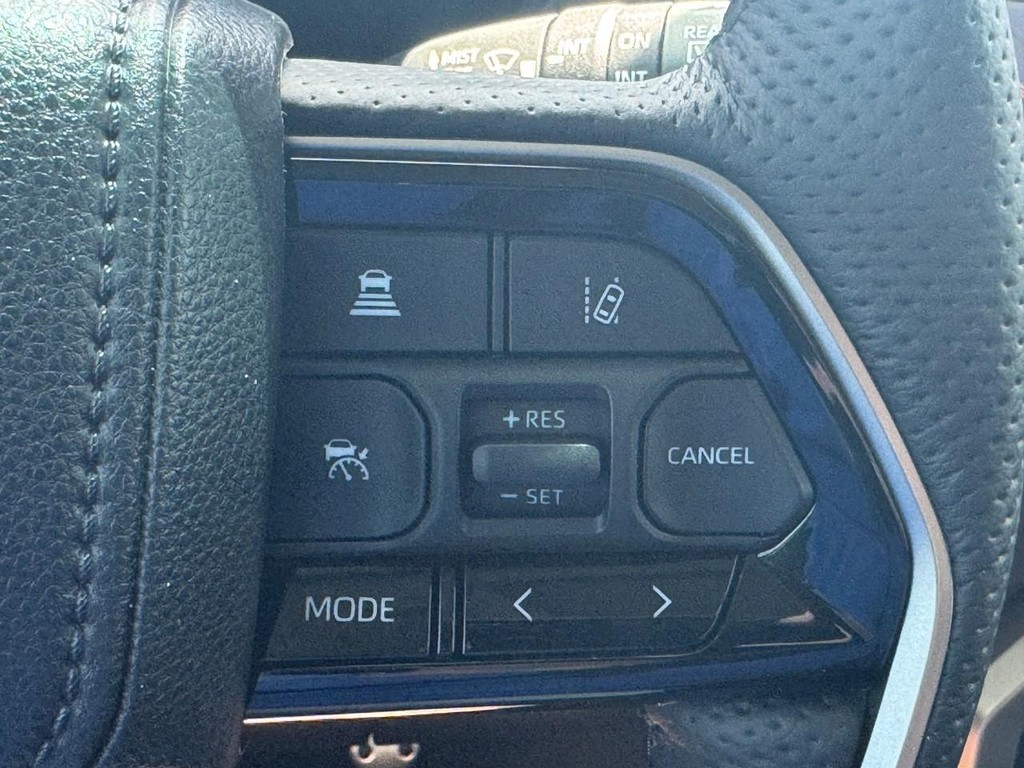 Toyota Sequoia Vehicle Image 26