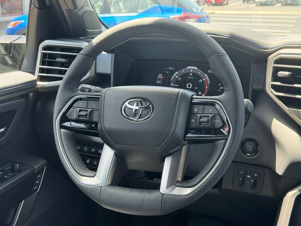 Toyota Tundra 4WD Vehicle Image 9