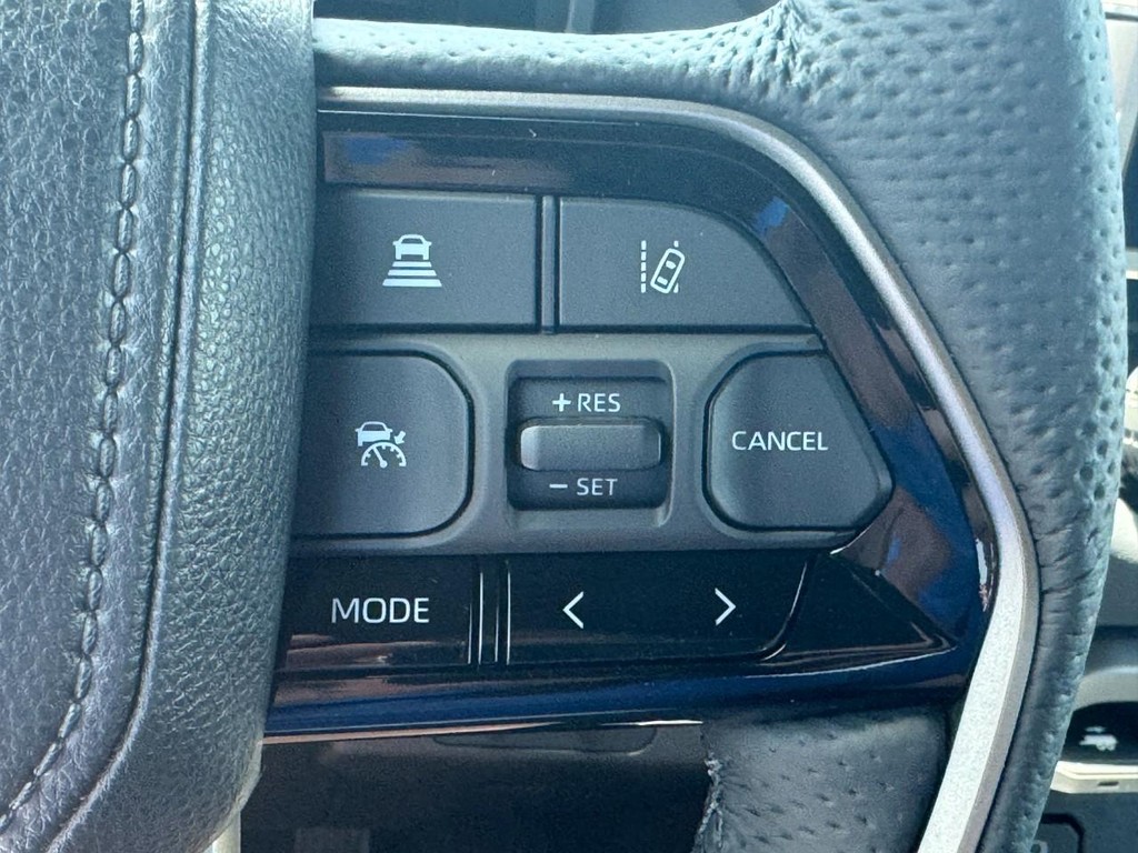 Toyota Tundra 4WD Vehicle Image 16