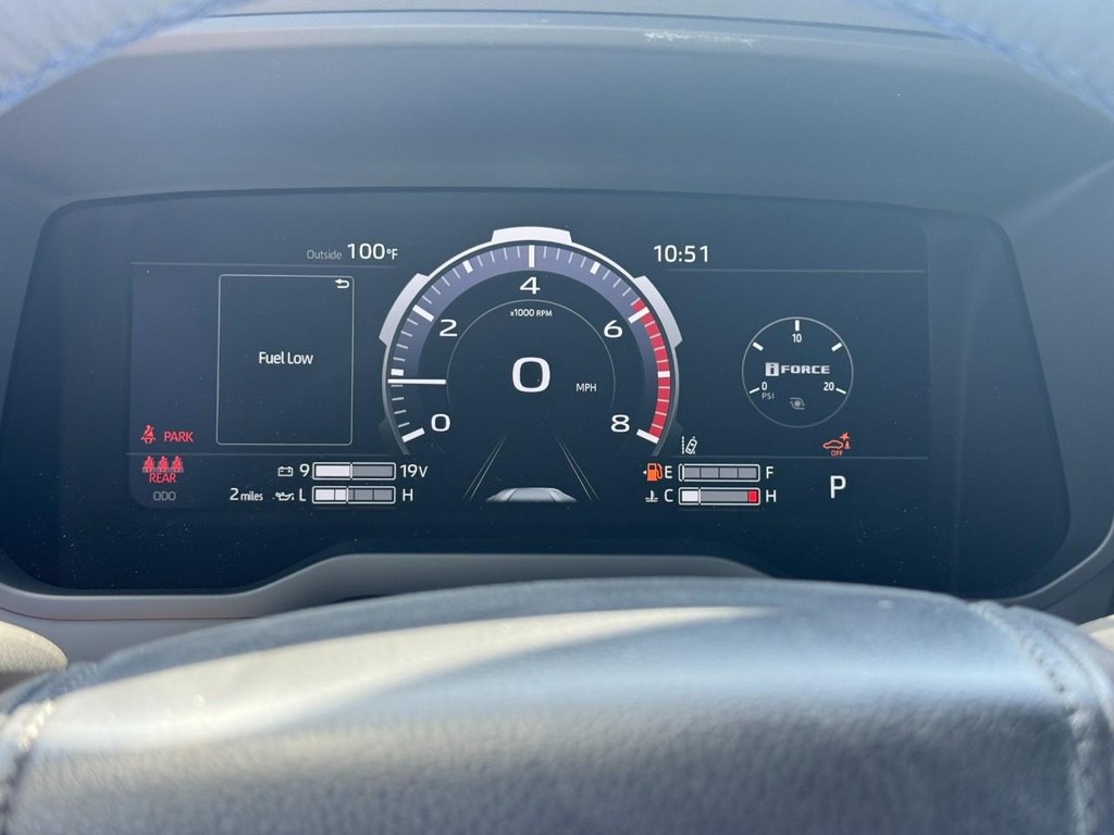 Toyota Tundra 4WD Vehicle Image 17