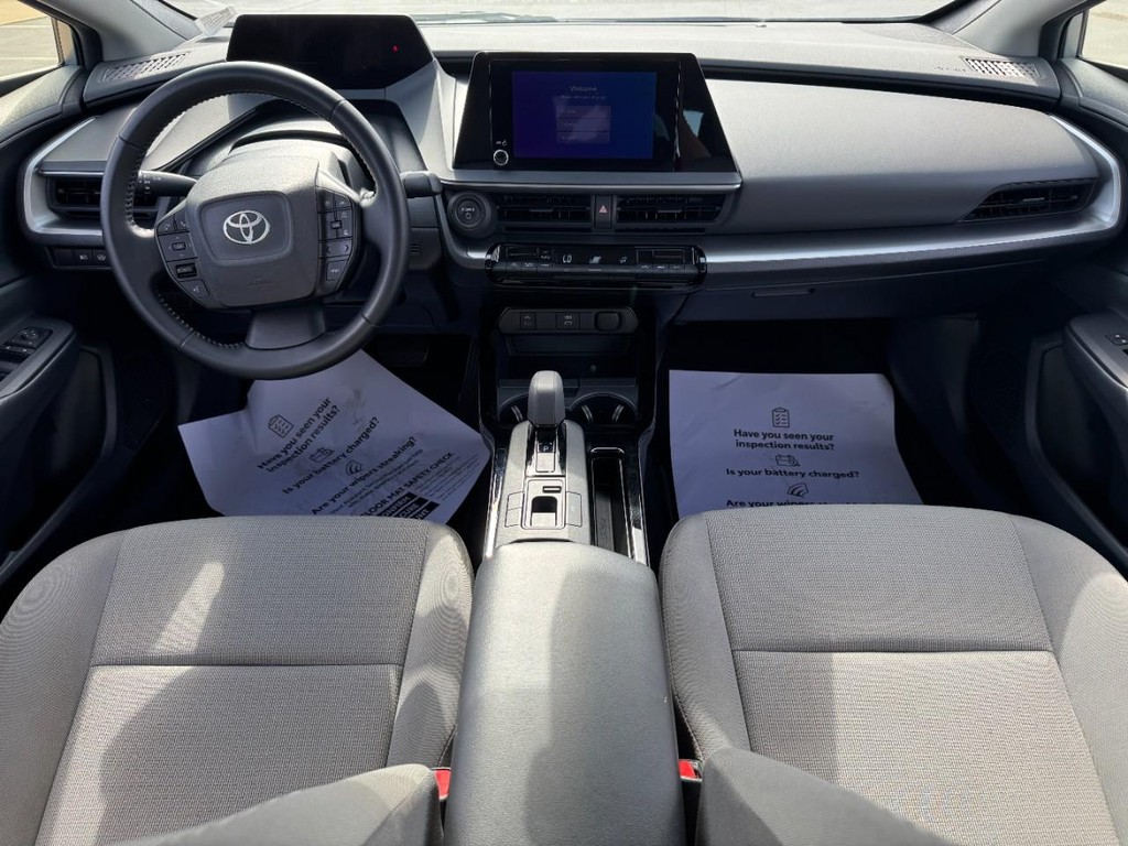 Toyota Prius Vehicle Image 12