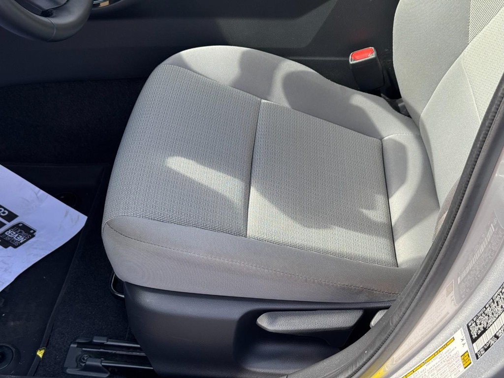 Toyota Prius Vehicle Image 17