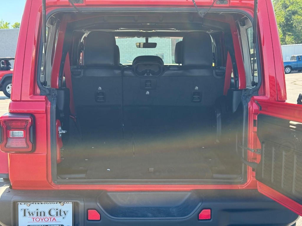 Jeep Wrangler Unlimited Vehicle Image 4