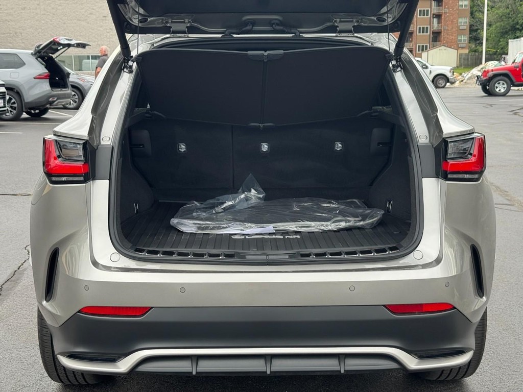 Lexus NX Vehicle Image 5
