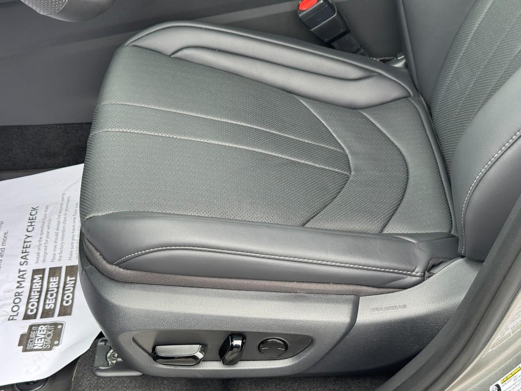 Lexus NX Vehicle Image 18