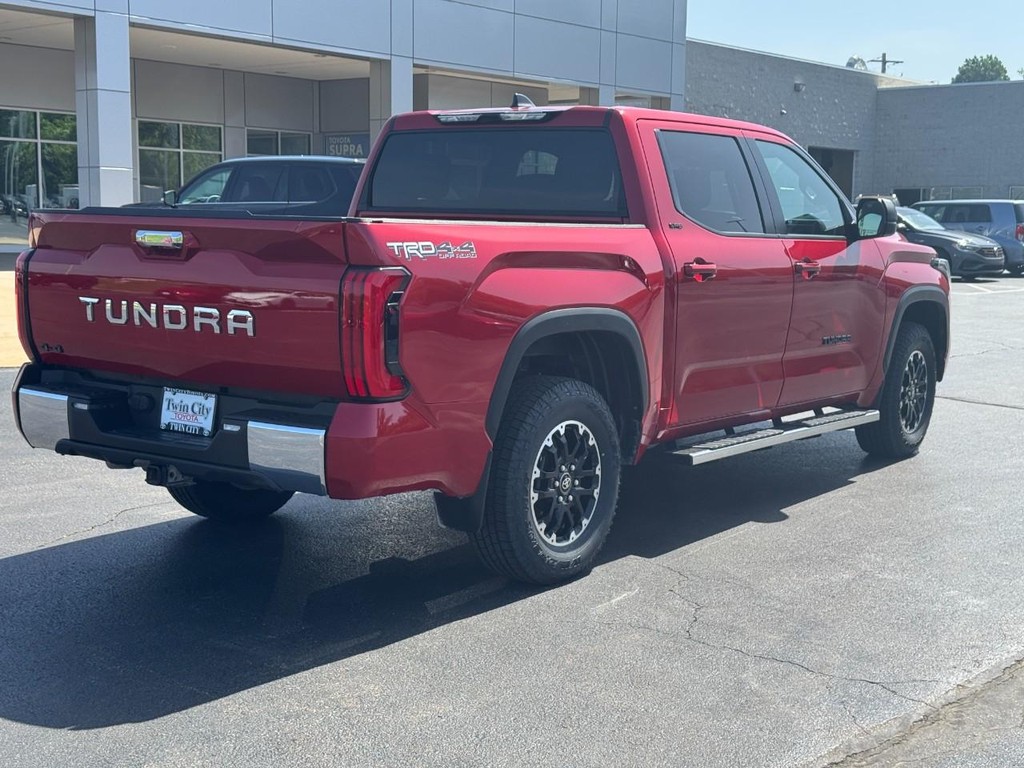 Toyota Tundra 4WD Vehicle Image 3