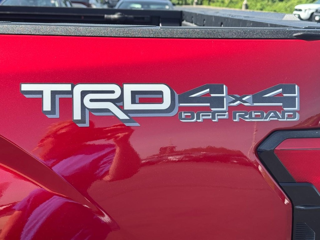 Toyota Tundra 4WD Vehicle Image 7