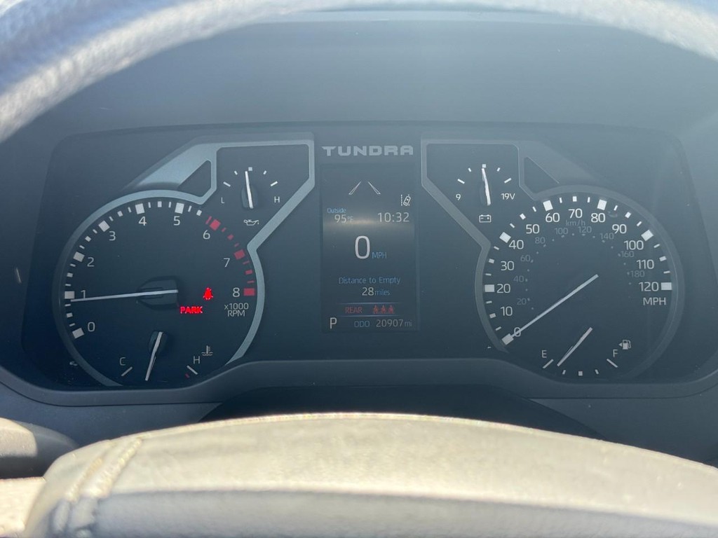 Toyota Tundra 4WD Vehicle Image 22