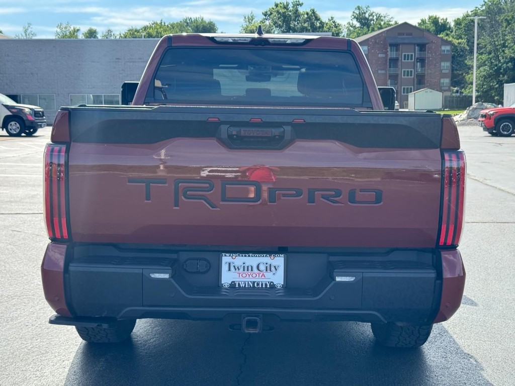 Toyota Tundra 4WD Vehicle Image 5