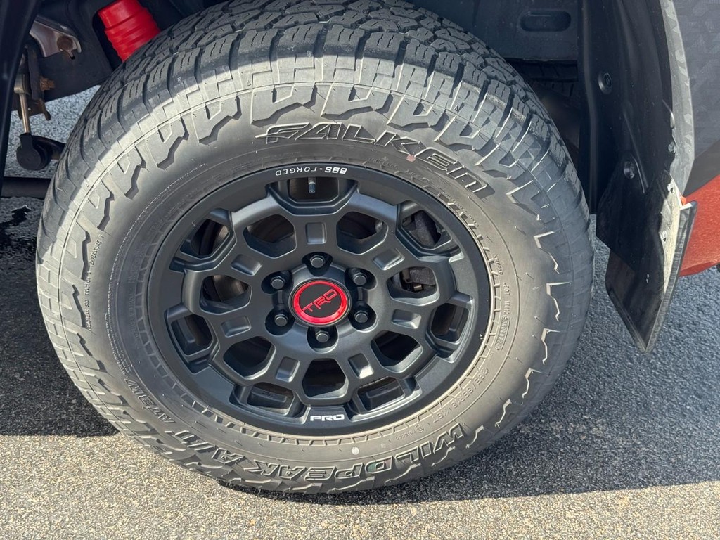 Toyota Tundra 4WD Vehicle Image 7