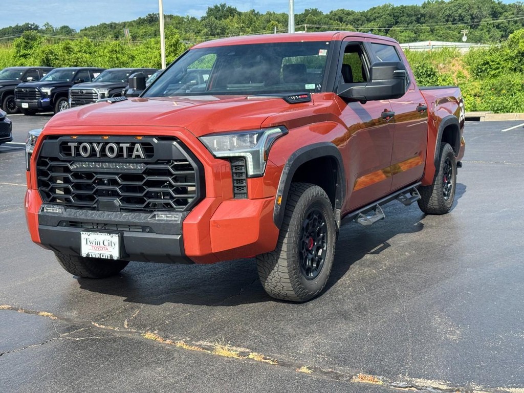 Toyota Tundra 4WD Vehicle Image 8