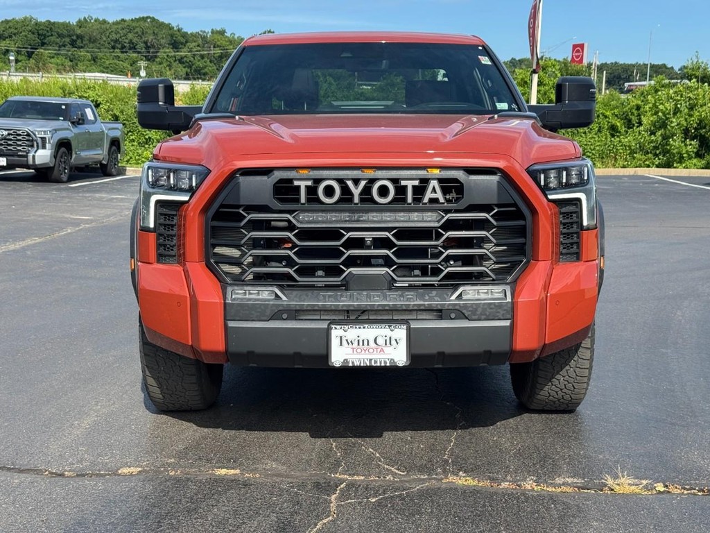 Toyota Tundra 4WD Vehicle Image 9