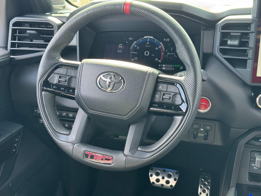Toyota Tundra 4WD Vehicle Image 13