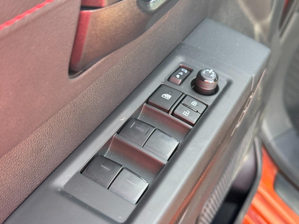 Toyota Tundra 4WD Vehicle Image 16