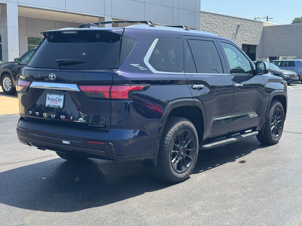 Toyota Sequoia Vehicle Image 3
