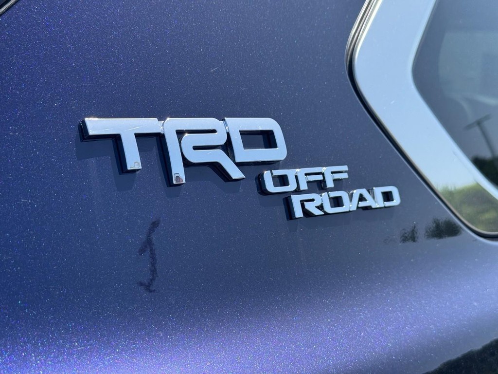 Toyota Sequoia Vehicle Image 4