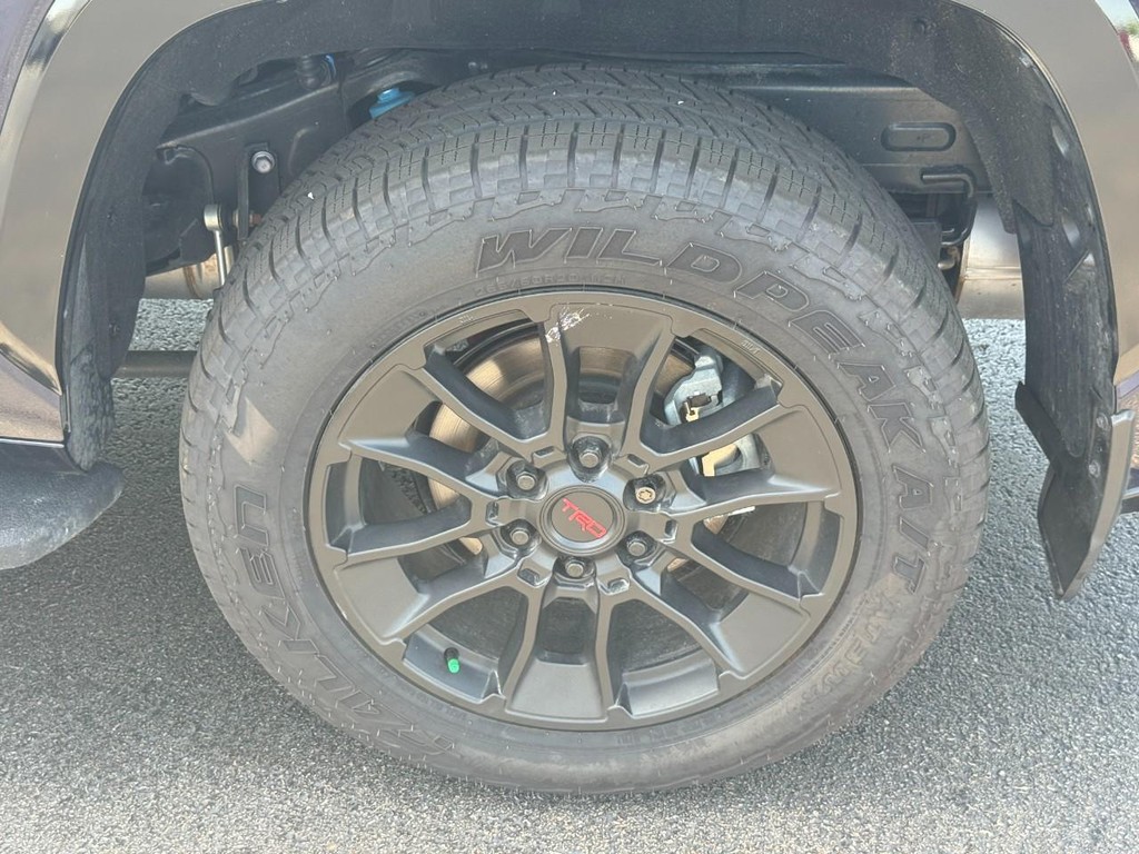 Toyota Sequoia Vehicle Image 9
