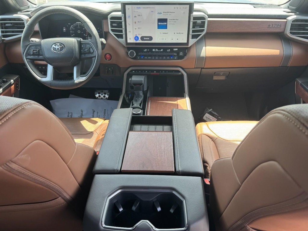Toyota Sequoia Vehicle Image 15