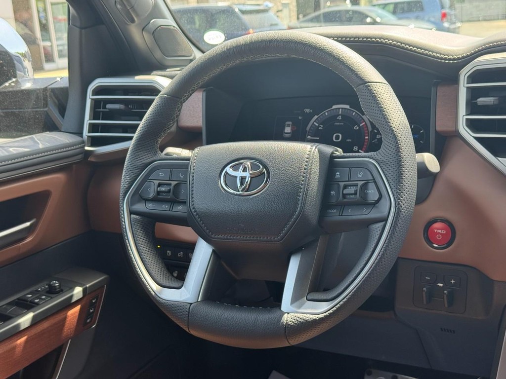 Toyota Sequoia Vehicle Image 16