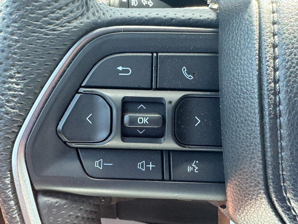 Toyota Sequoia Vehicle Image 22