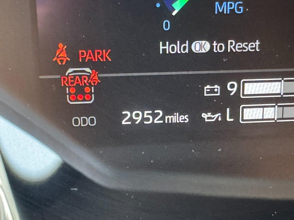 Toyota Sequoia Vehicle Image 25