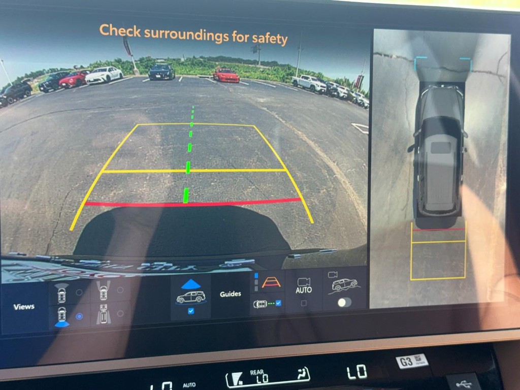Toyota Sequoia Vehicle Image 27