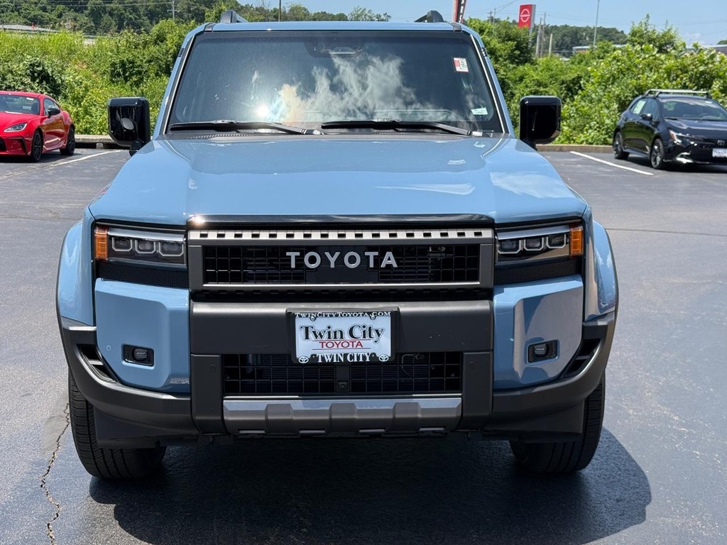 Toyota Land Cruiser Vehicle Image 9