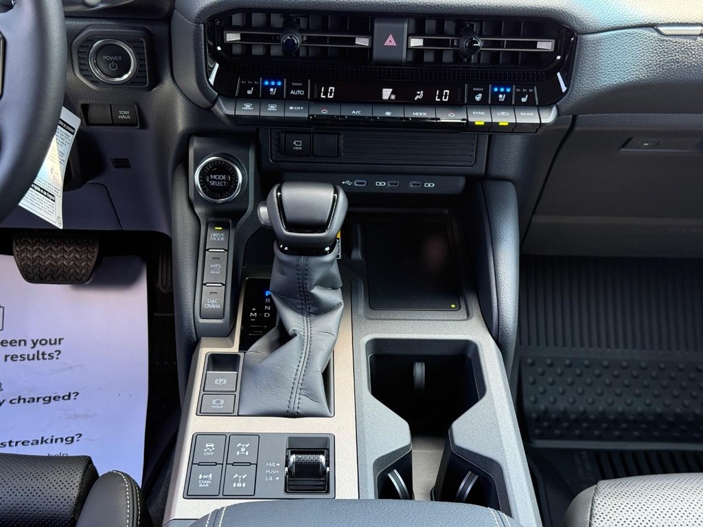 Toyota Land Cruiser Vehicle Image 14