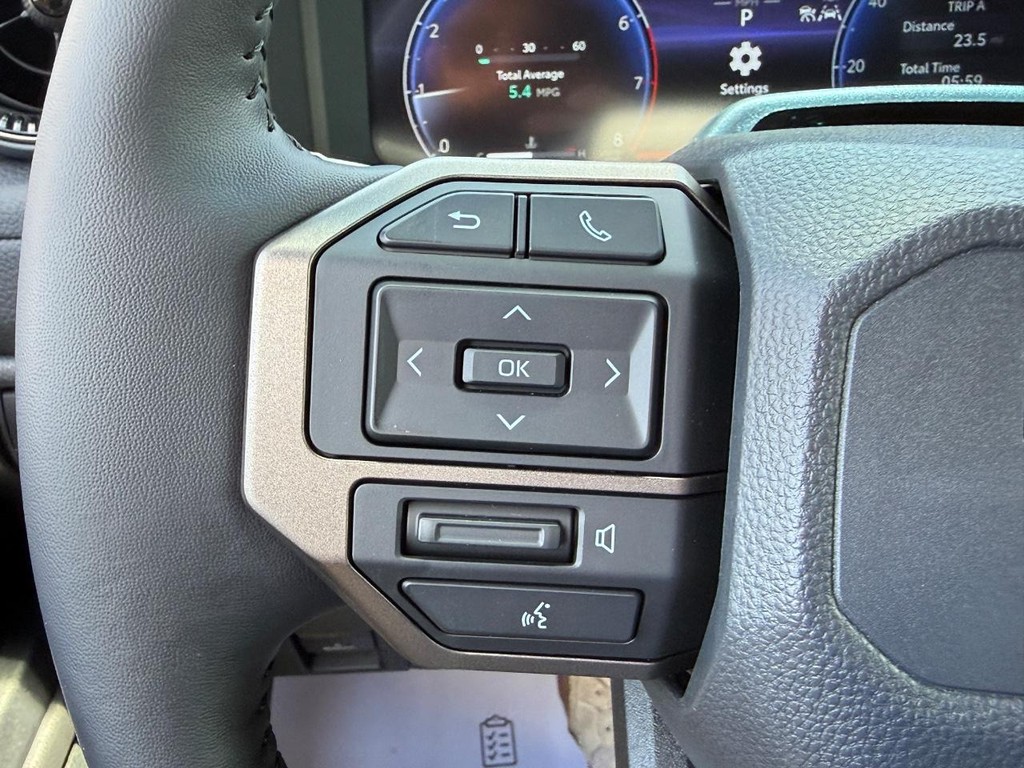 Toyota Land Cruiser Vehicle Image 18