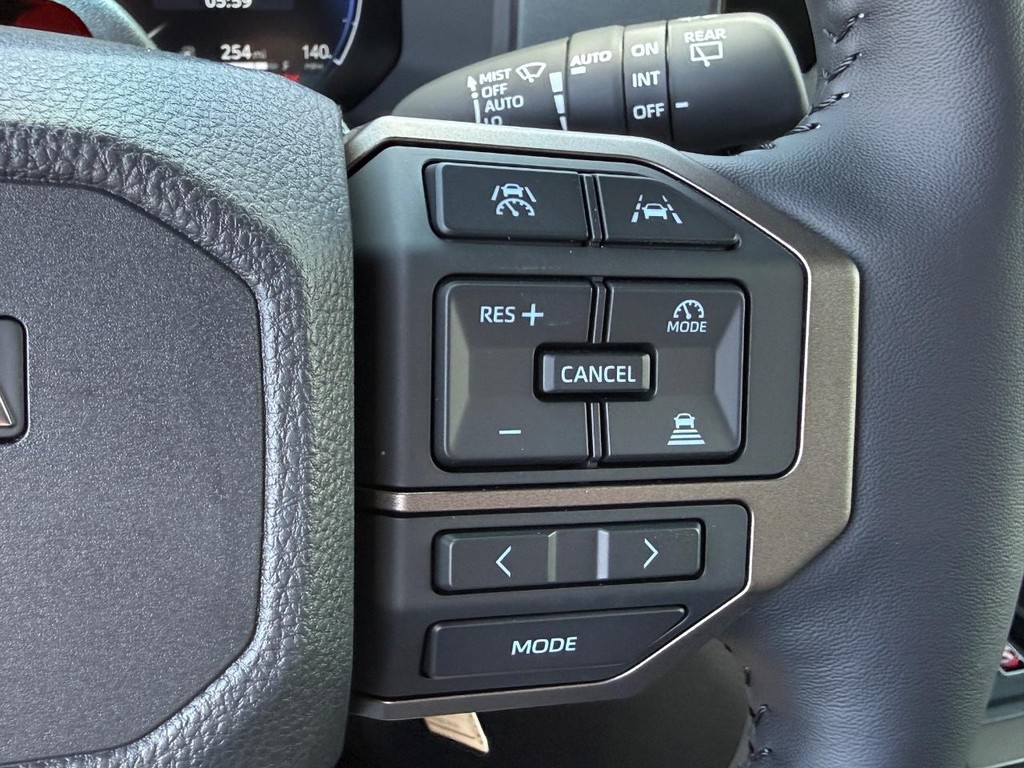 Toyota Land Cruiser Vehicle Image 19