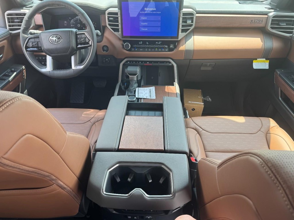 Toyota Tundra 4WD Vehicle Image 8