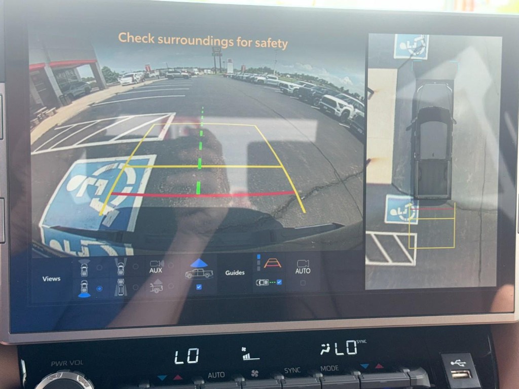 Toyota Tundra 4WD Vehicle Image 20