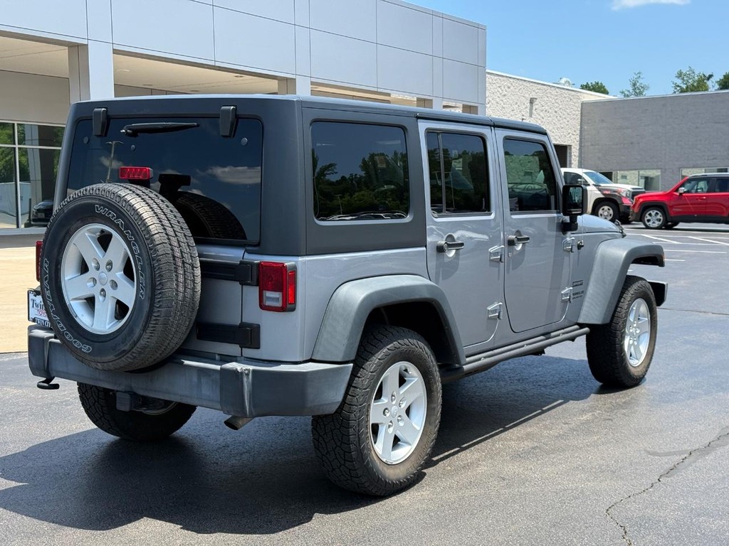 Jeep Wrangler Unlimited Vehicle Image 3