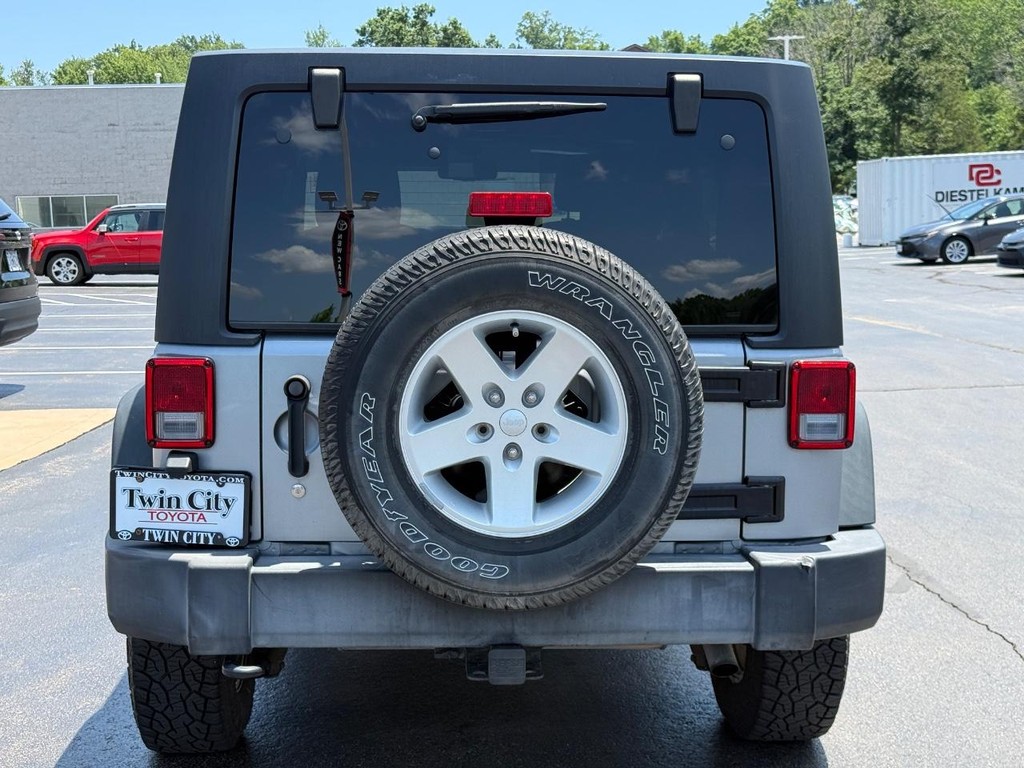 Jeep Wrangler Unlimited Vehicle Image 5