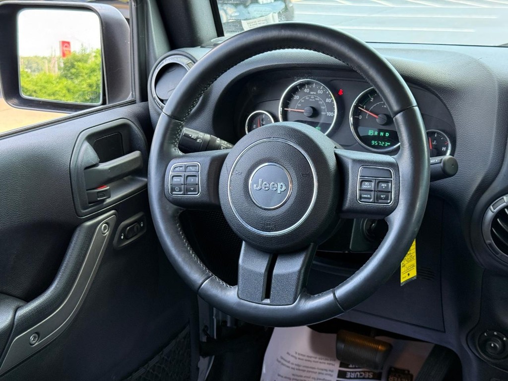 Jeep Wrangler Unlimited Vehicle Image 12