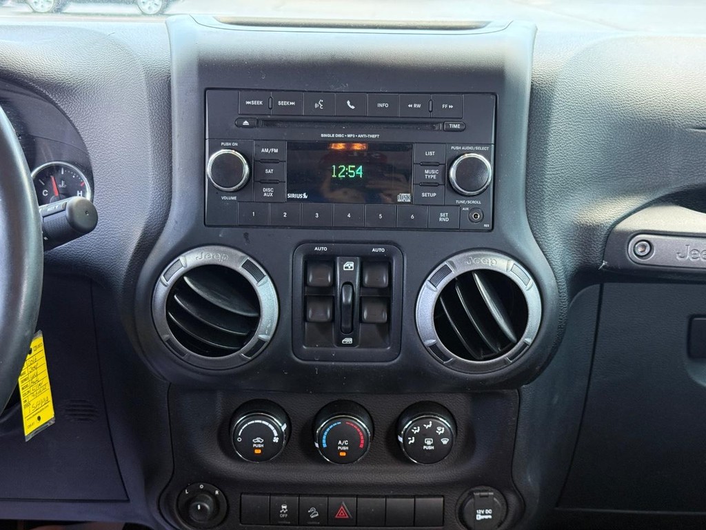 Jeep Wrangler Unlimited Vehicle Image 13