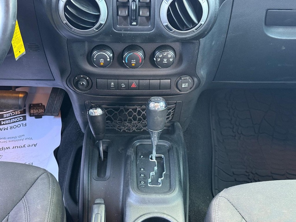Jeep Wrangler Unlimited Vehicle Image 14