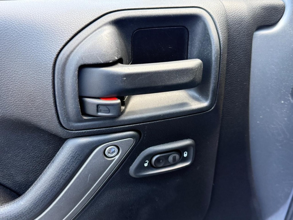Jeep Wrangler Unlimited Vehicle Image 15