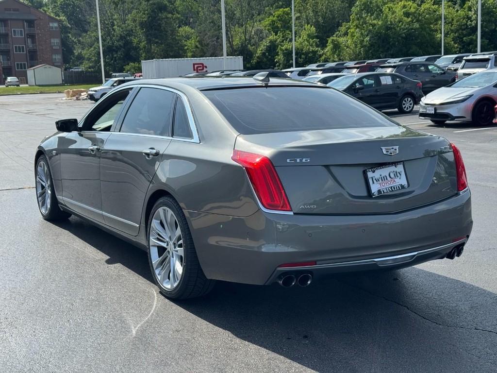 Cadillac CT6 Vehicle Image 7
