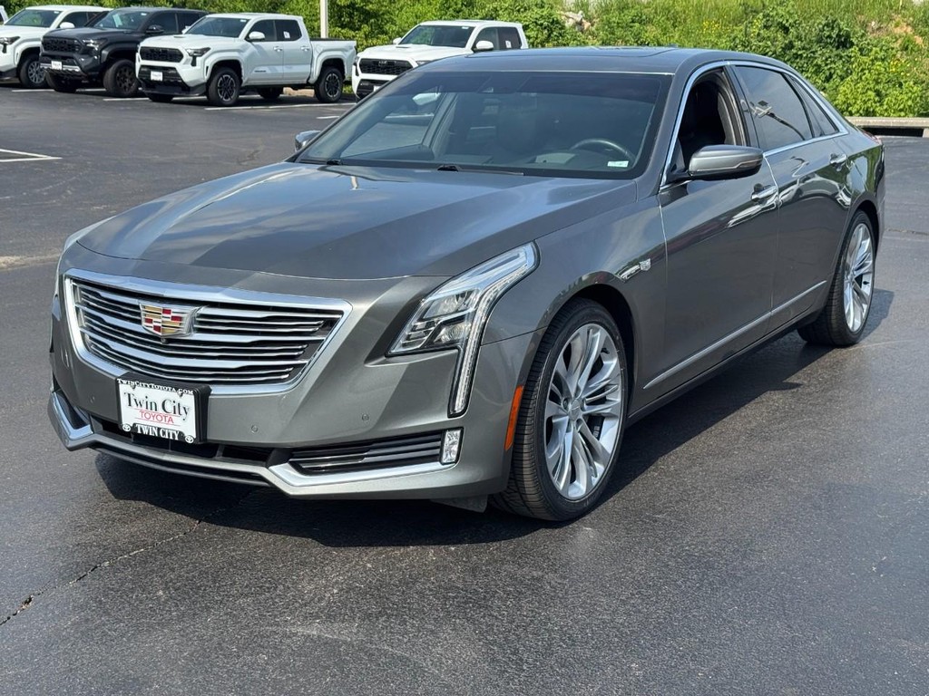 Cadillac CT6 Vehicle Image 9