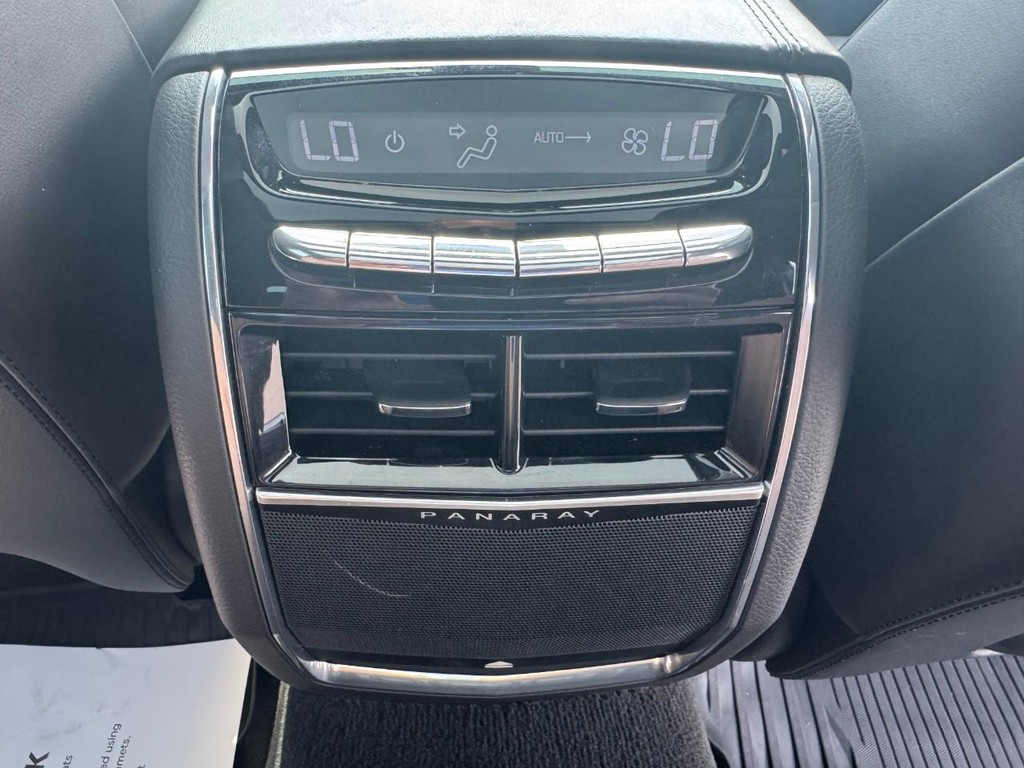 Cadillac CT6 Vehicle Image 12