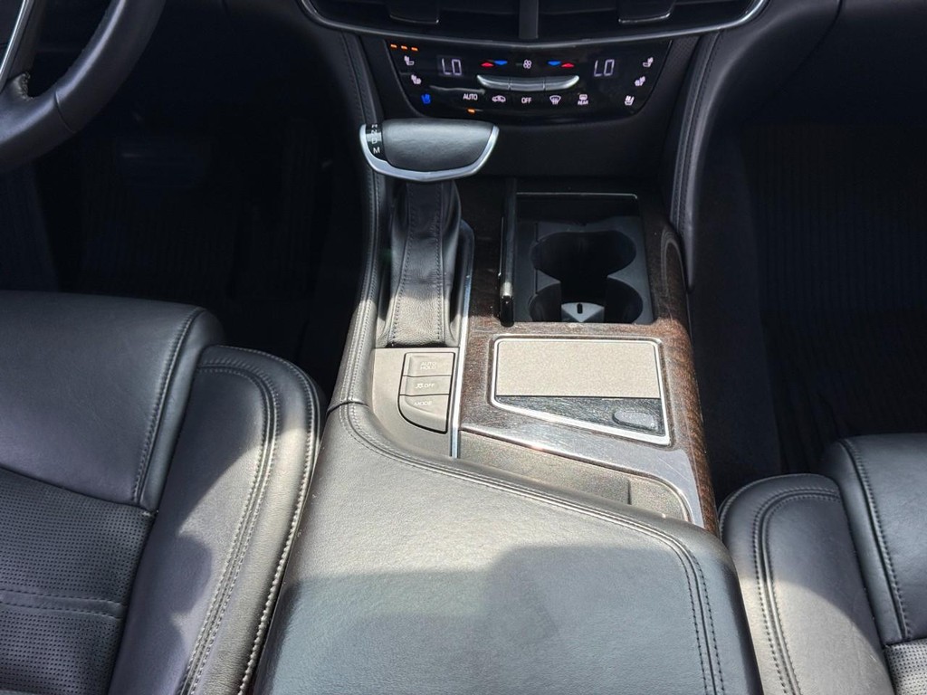 Cadillac CT6 Vehicle Image 16