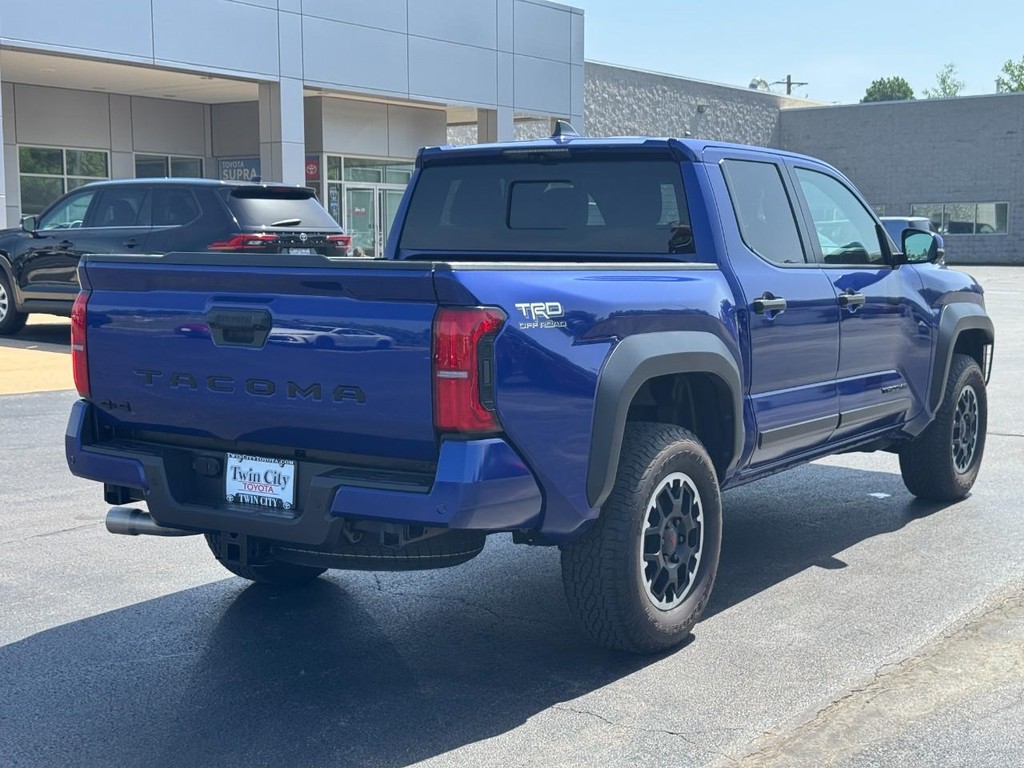 Toyota Tacoma 4WD Vehicle Image 3