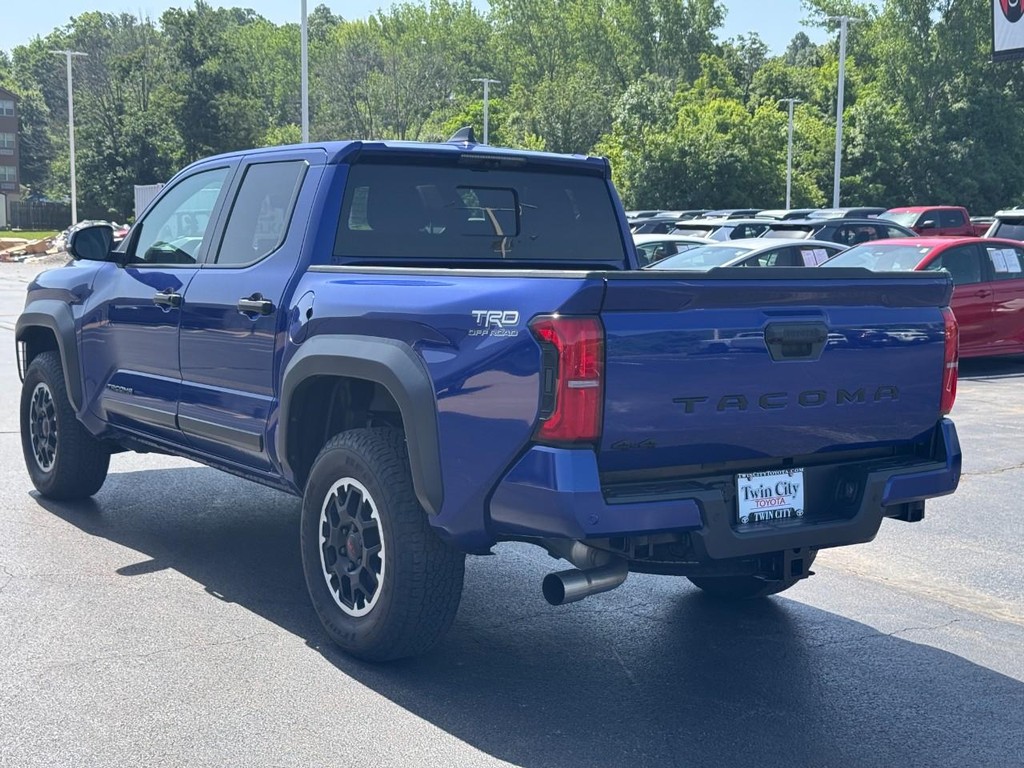 Toyota Tacoma 4WD Vehicle Image 6