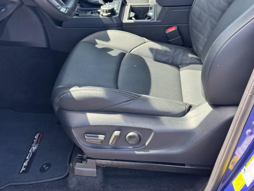 Toyota Tacoma 4WD Vehicle Image 17