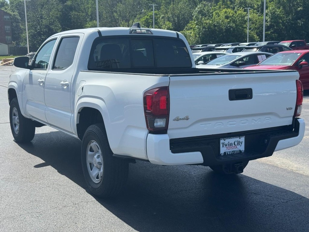 Toyota Tacoma 4WD Vehicle Image 7