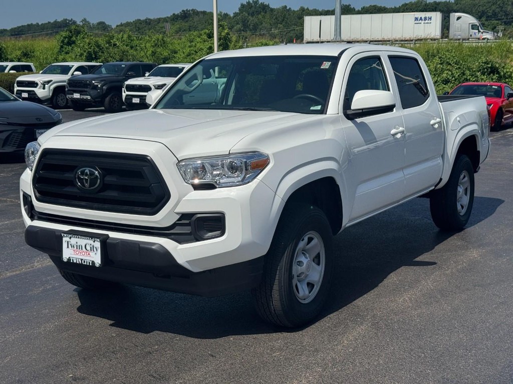 Toyota Tacoma 4WD Vehicle Image 9