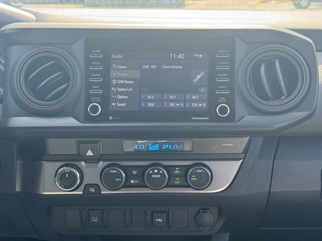 Toyota Tacoma 4WD Vehicle Image 14