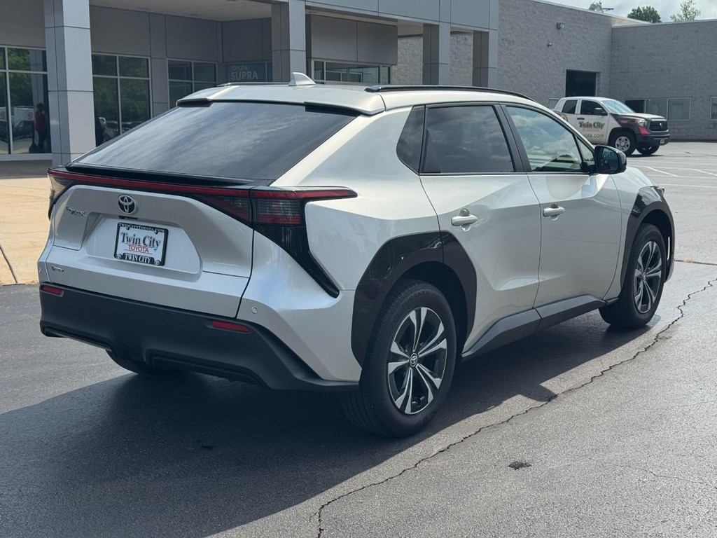 Toyota bZ4X Vehicle Image 3